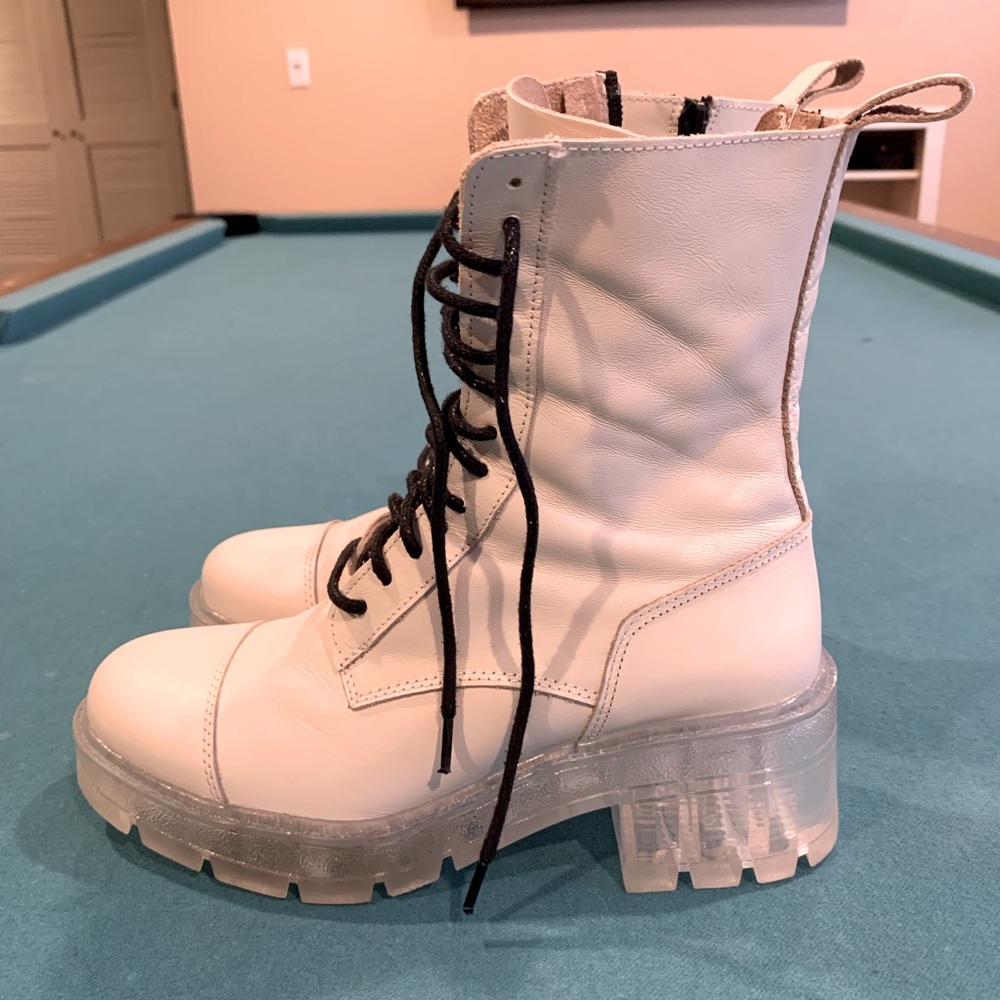 Lace up boots new